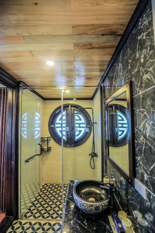 Cozy Boutique Cruise Hotel Dong Khe Sau Exterior foto